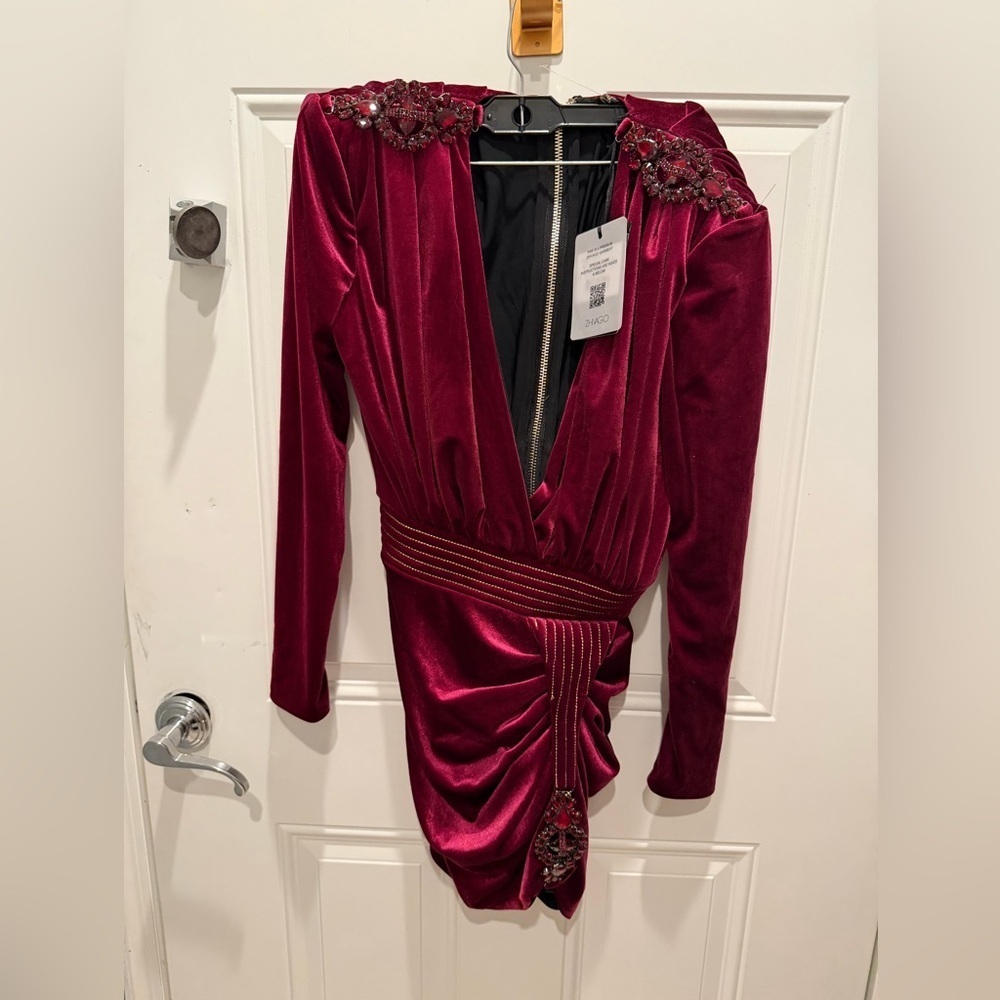 ZHIVAGO
Roxy Rumbles Velvet Mini Dress
$550 - Picture 4 of 10